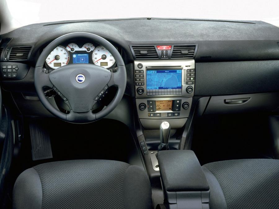 Торпедо Fiat Stilo Abarth 3-Door (192) 2001 года  (WW) (фото 6 из 11)